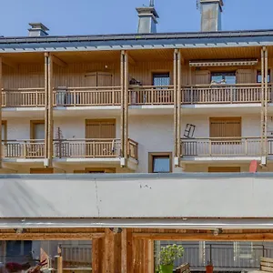 appartement-rnov-dans-le-village-piton-de-megve.hotels-rhonealpes.com/